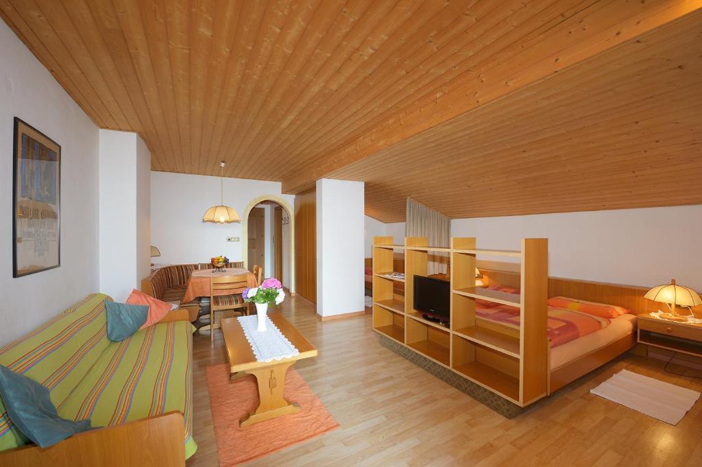 Apparthotel Taufenbrunn Parcines Room photo